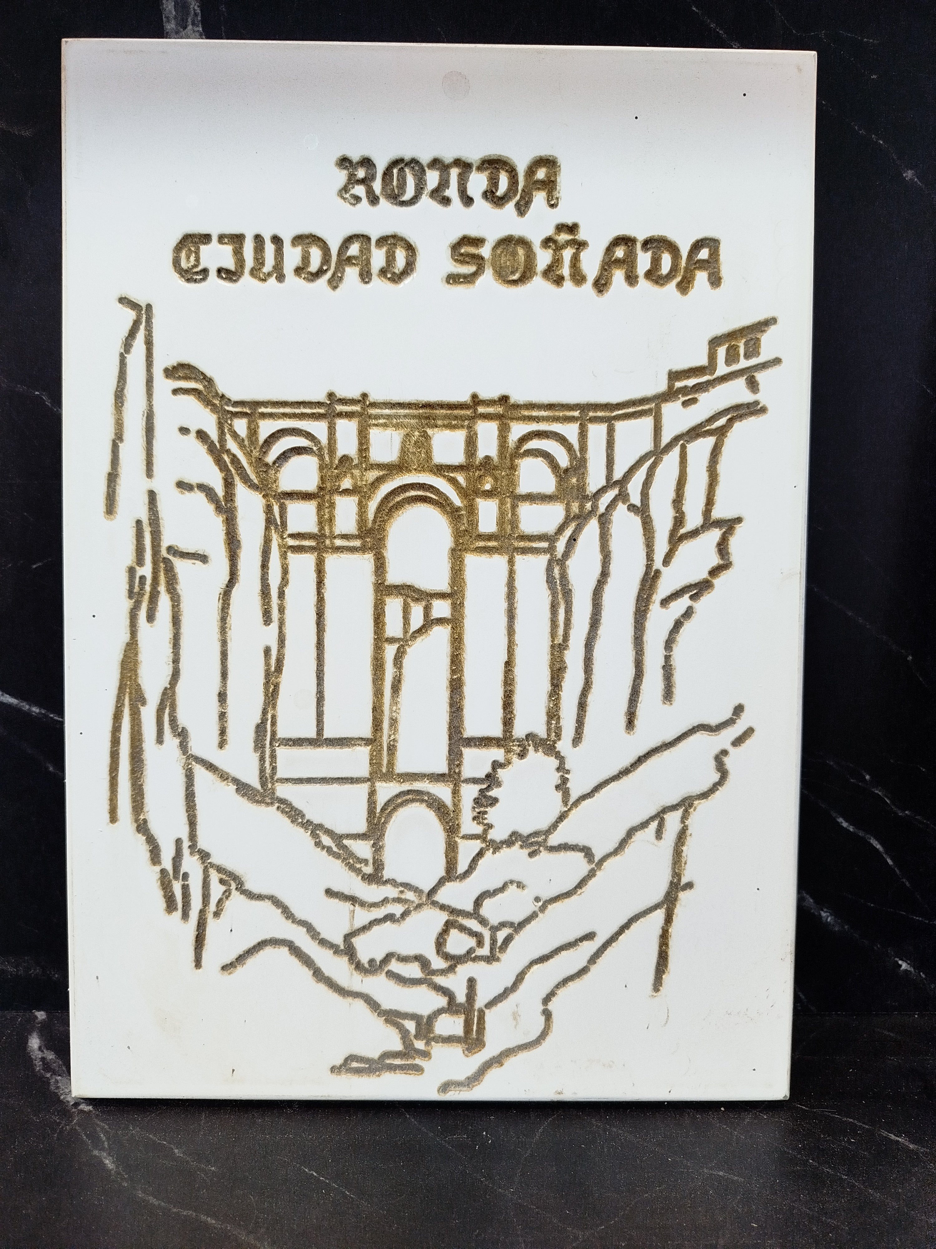 Ciudad Soñada: El Tajo Grabado en Madera Eterna