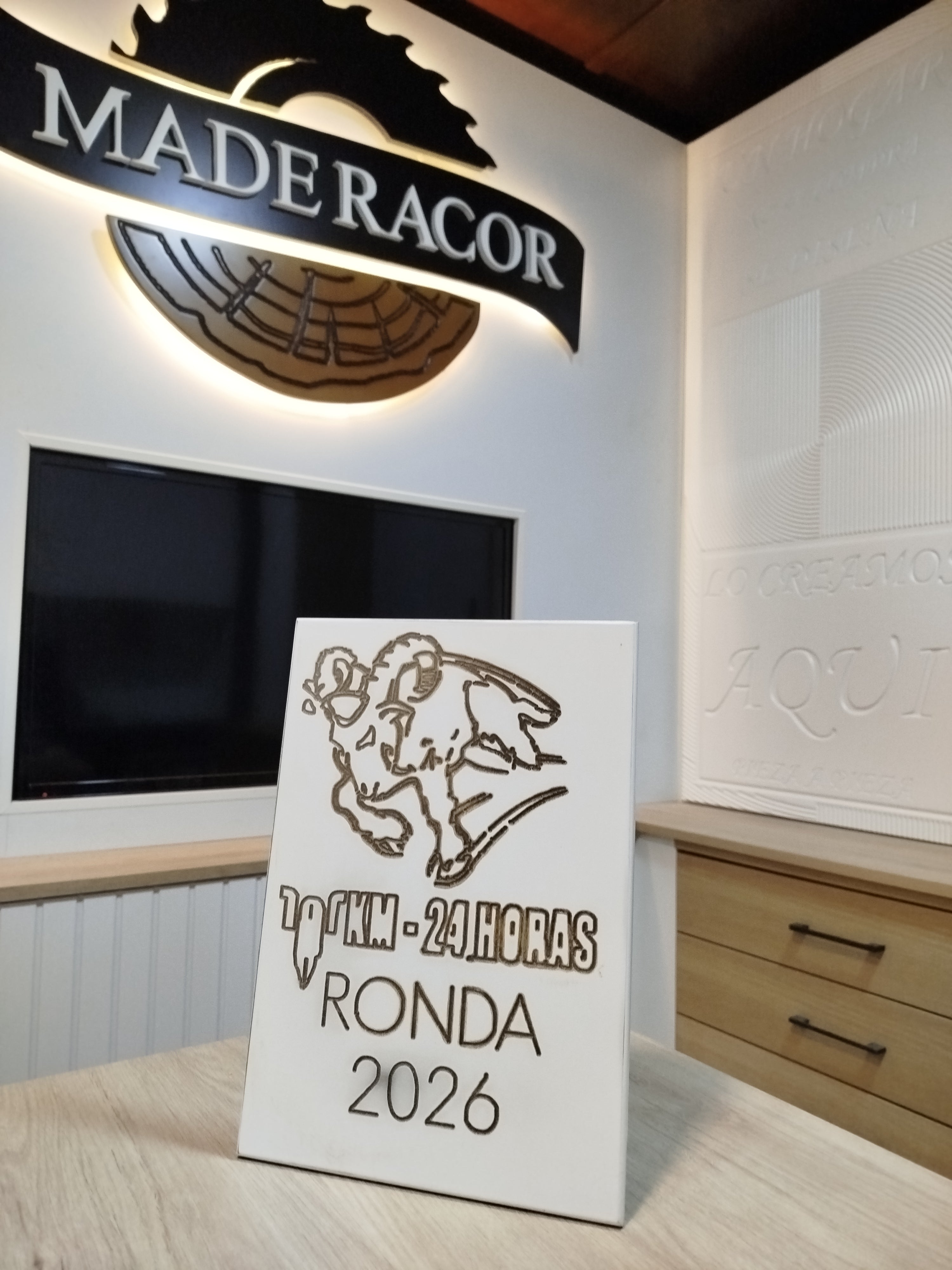 Placa Conmemorativa 101 KM Ronda grabado en Madera